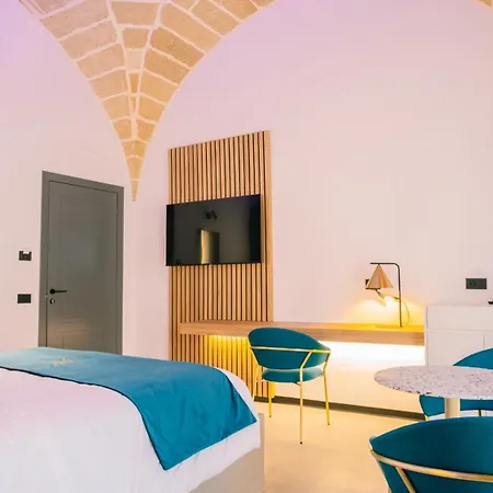 Regina Elena & Private