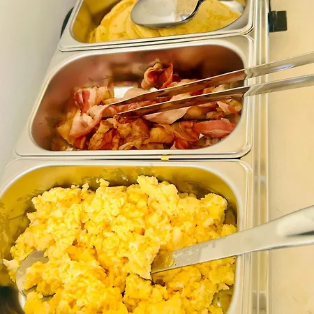 Regina Elena & Private